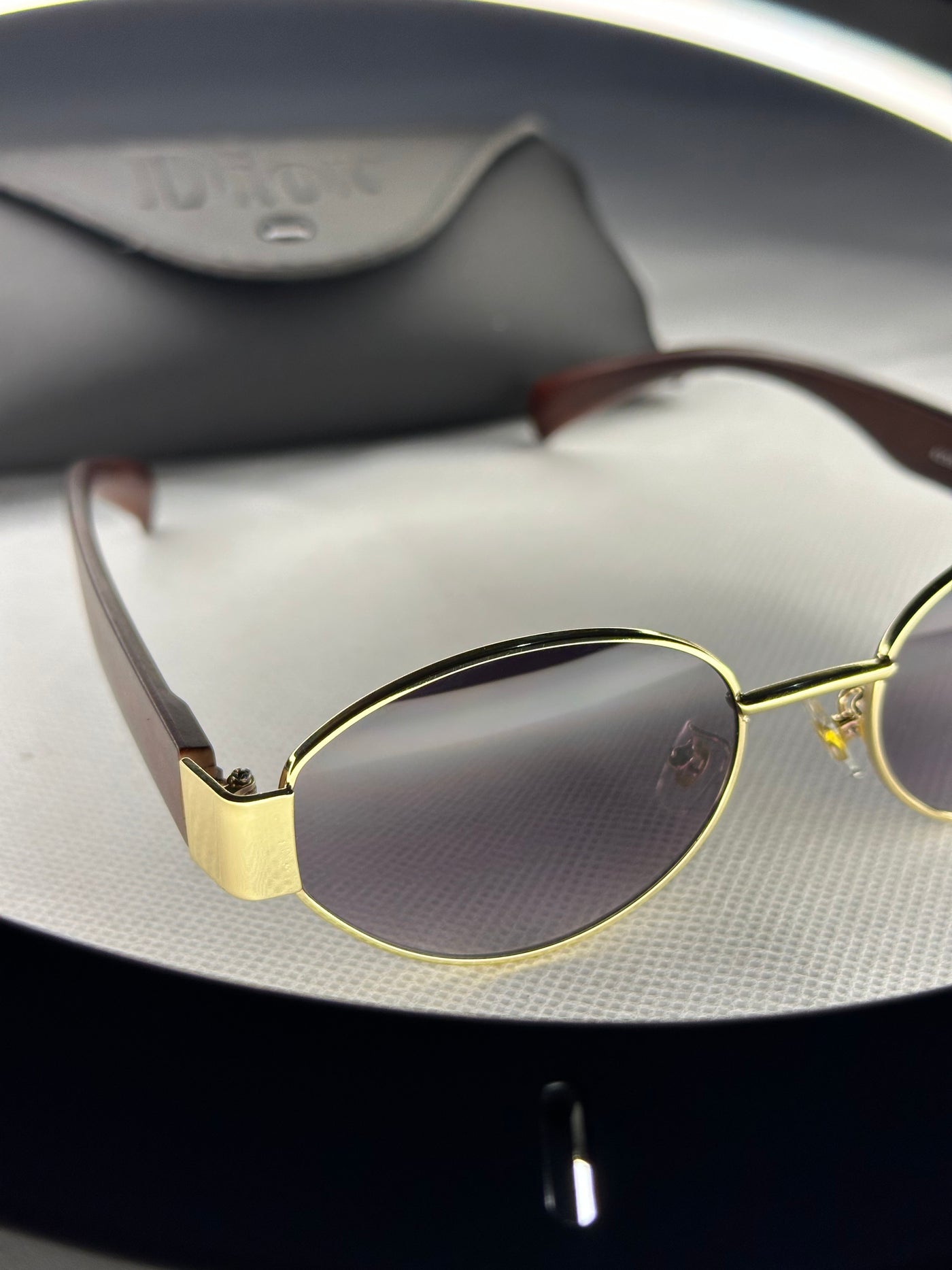 X-MODA GOLDEN OVAL SHAPE